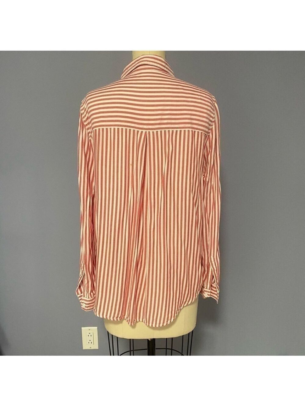 Beach Lunch Lounge White Red Striped Button-Up Shirt Relaxed Fit Small - Picture 5 of 8